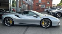 FERRARI 488